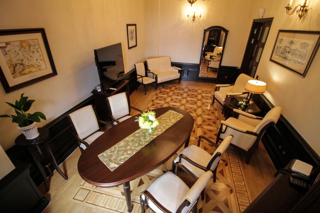 Palace Hotel Nyasvizh Extérieur photo