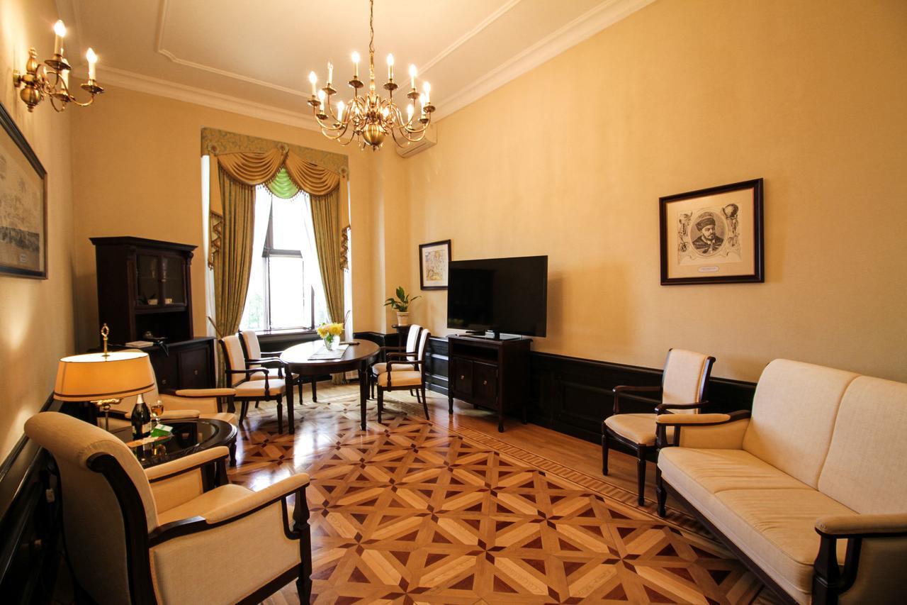 Palace Hotel Nyasvizh Extérieur photo