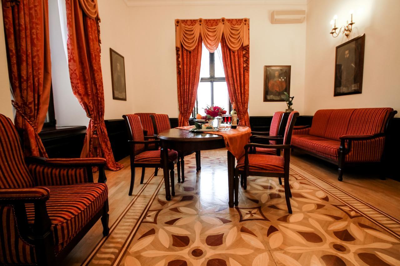Palace Hotel Nyasvizh Extérieur photo