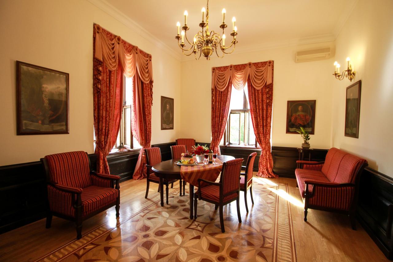 Palace Hotel Nyasvizh Extérieur photo